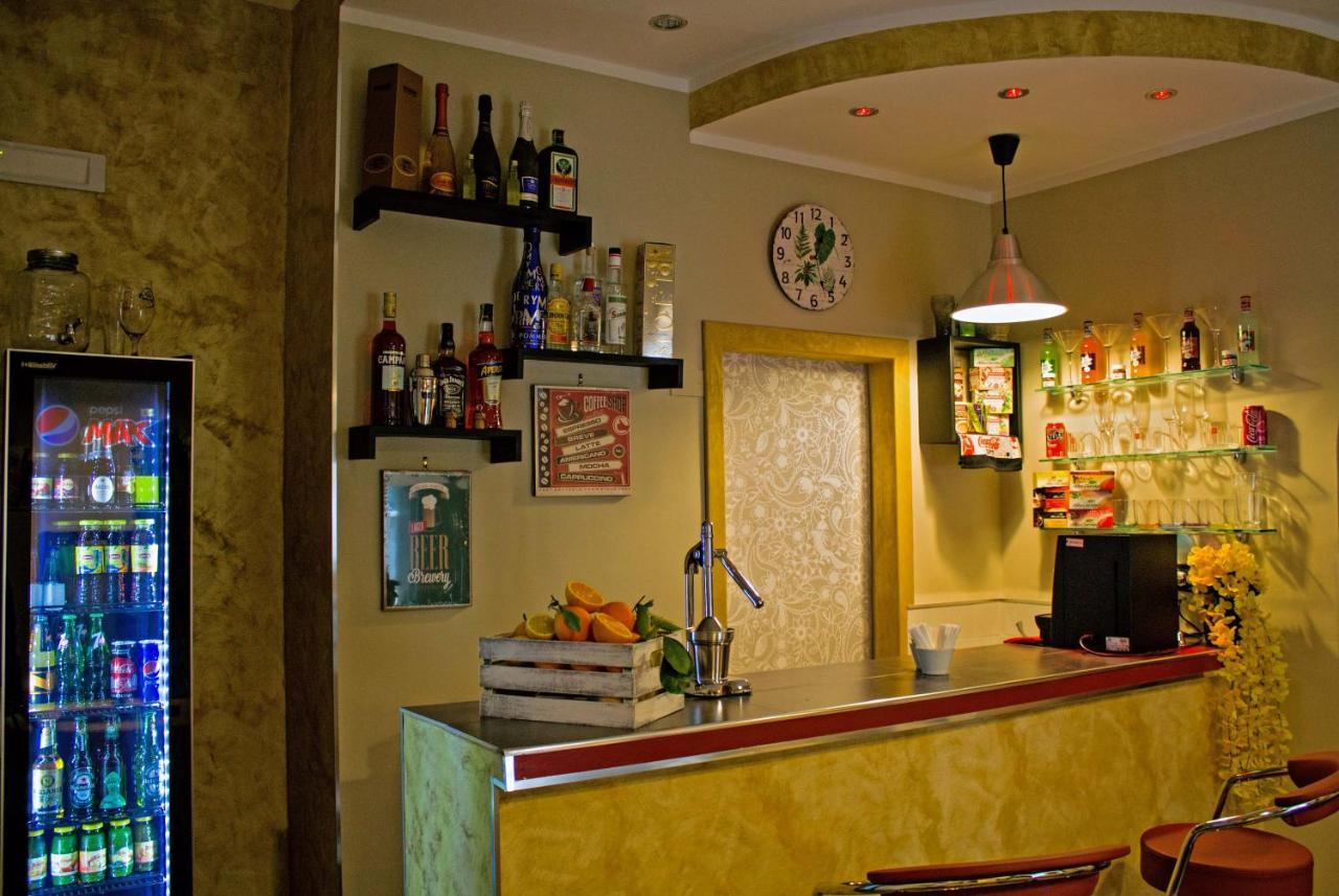 Mercury Home Room&Breakfast Naples Exterior photo